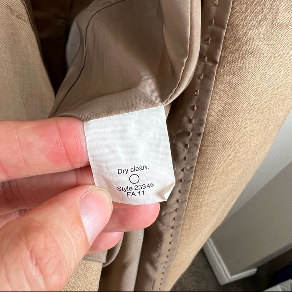 J. Crew 1035 Two-Button Blazer Jacket in Super 120s Wool Size 6 Tan Brown Career - Picture 8 of 8